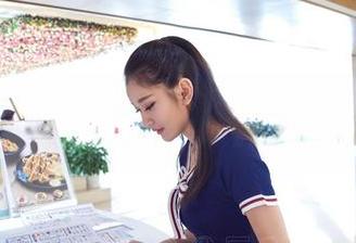 AISS爱丝(黄金版) – 西雅的奇幻骑士之旅，看她如何与“无形的马”共舞！#观看图包