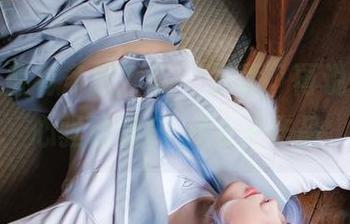 红裙到底有多撩？先“下载”再说，好奇心驱动的ElyEE子作品