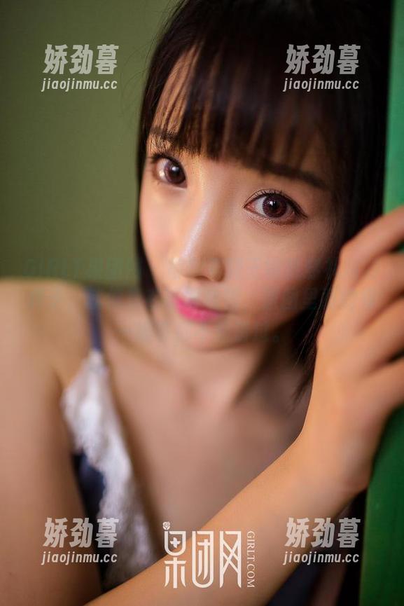 GIRLT果团网 - 每次看到王婉悠穿礼服的样子，就像是在逛博物馆，原图里面的每一细节都不想错过。