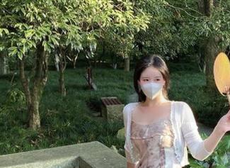 微密圈 – July芝岚的私拍，300元也能让你嗨翻全场的稀有套图！