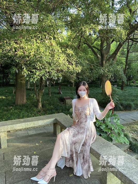 July芝岚 微密圈 - July芝岚的私拍,300元也能让你嗨翻全场的稀有套图!