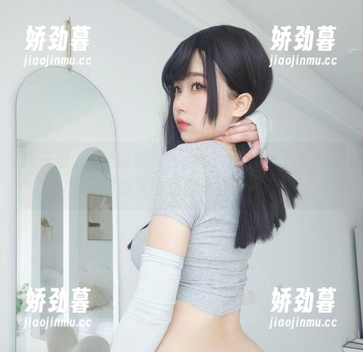 我在想，K酱这种泳衣cos，我下载了图，丢到朋友圈里会不会炸？