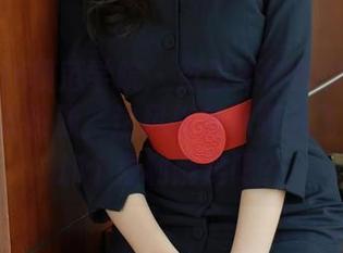 MFStar模范学院 – 欲罢不能的艾莉Evelyn泳衣资源，这风格是从哪儿飞来的，加个福利隔层吧？