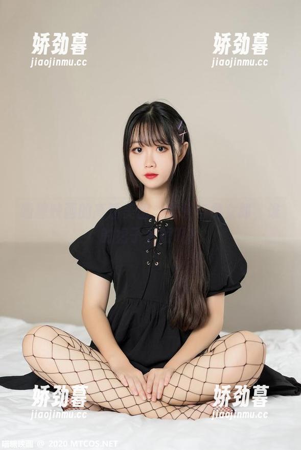 喵糖映画的高清美图，女仆与兔女郎，谁的裙子更短呢？
