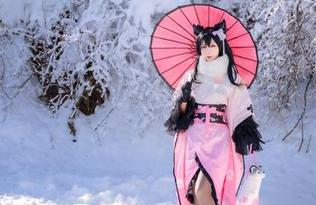 作品《暗黑护士》有点特立独行，Neko薇薇的护士大概是打工狂魔。
