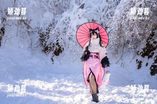 作品《暗黑护士》有点特立独行，Neko薇薇的护士大概是打工狂魔。