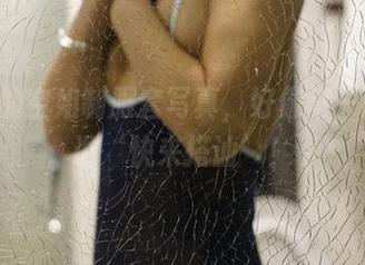 ROSI的空姐制服套写真，好像每一张都在说‘快来搭讪’！