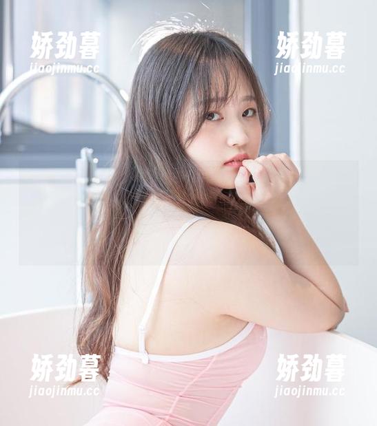 打开‘PhotoChipsVol.89No.4’，Sia(시아)原图直接刷新我的三观，图包开启美好模式。