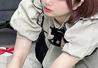 Tomiko(とみこ)又发新图集，白丝恰到好处，真让人叹为观止。