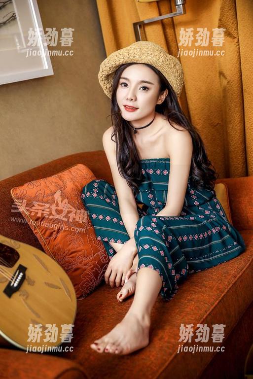 TouTiao头条女神-童安琪 TouTiao头条女神 - 童安琪少女图包,快来用‘三秒钟悄悄放过’的方式欣赏呀!