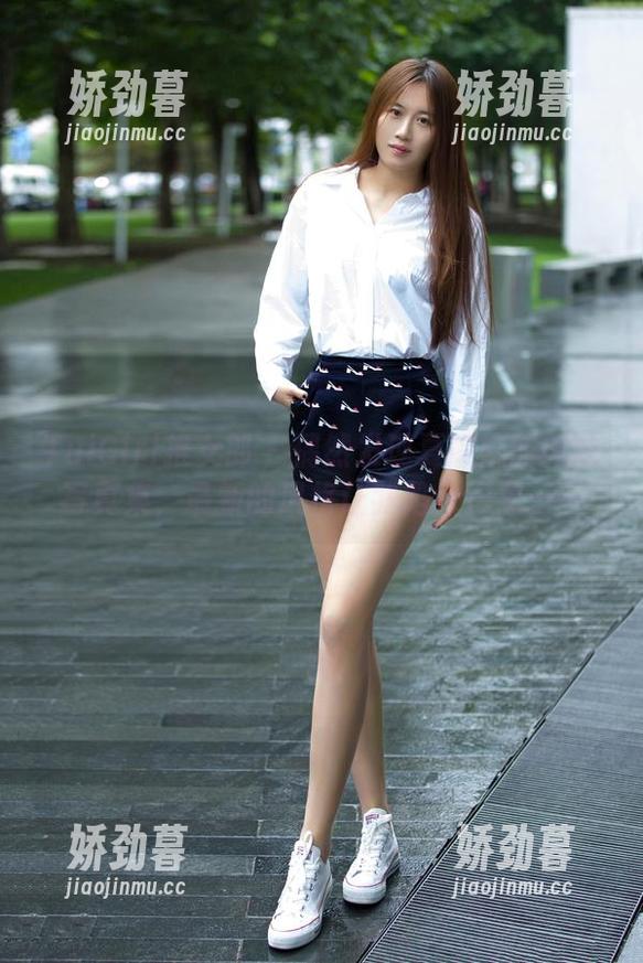 TuiGirl推女郎 - 偶然发现夏婉婉的肉丝写真集，最新的风格让我陷入深思……