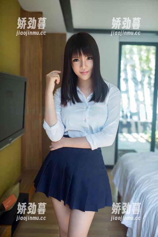 TuiGirl推女郎 - 当王馨瑶遇上吊带，原图给我一种莫名的吸引力…