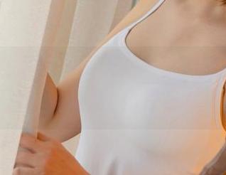 UGirls尤果网 – 夏天,一秒钟变得不热的全套图片,我说温鈊怡是怎么做到的!