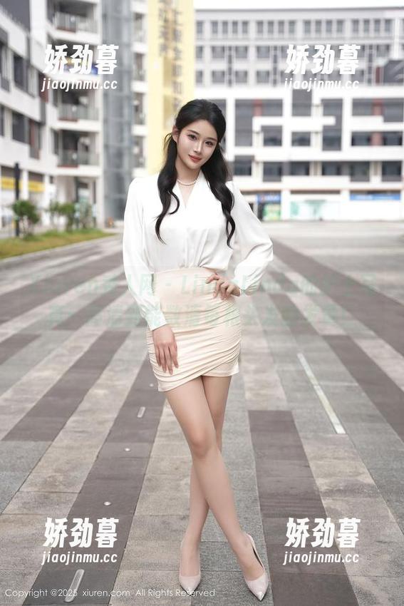 Xiuren秀人网 - LindaLinda的护士写真：高清到能数清每根头发的发量！