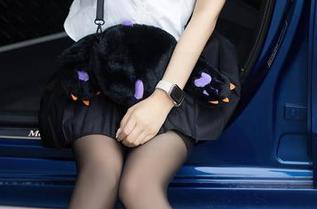 Xiuren秀人网 – 这组楚恬Olivia的瑜伽写真，真的是让人思绪“飘遥”