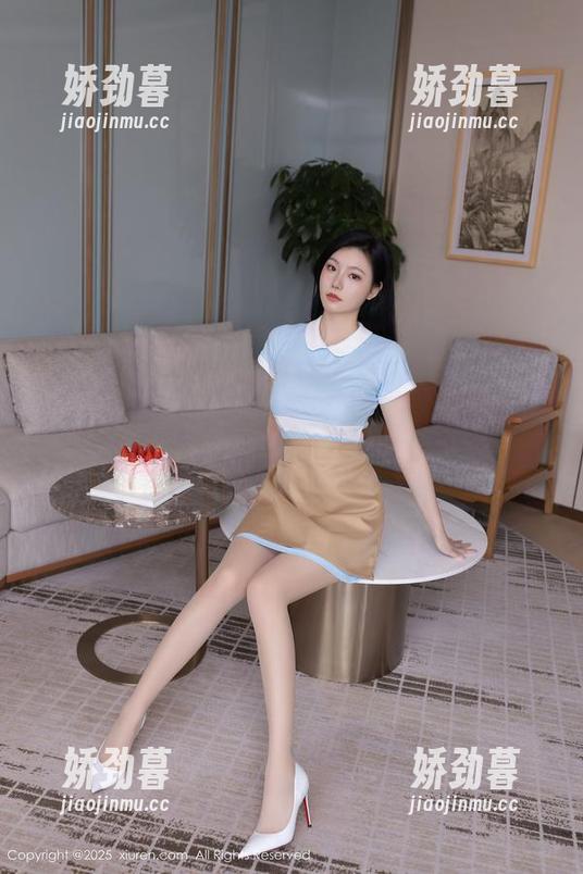 Xiuren秀人网 - 菲菲吃不胖的免费套图活动，培养一名合格的秘书从这些奇葩姿势开始吧！