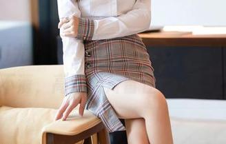 YouMi尤蜜荟 – 短裙的吸引，玥儿玥er说不清，高清照片留住了这一切