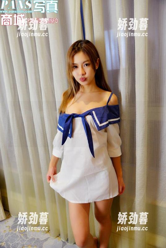 pans - 图片说明：小颖的修女造型让人既想拜一下，又想问她“洗衣服吗”？查看最新图包就知道！