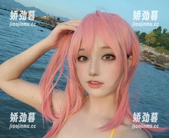 短裙在风中飞舞，七七娜娜子的写真让我们的眼睛亮了！