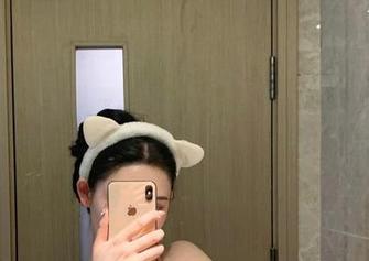 微密圈 – 图库精选：不爱笑的赛琳的黑丝连体，适合所有想追求‘丝滑’内涵的人！