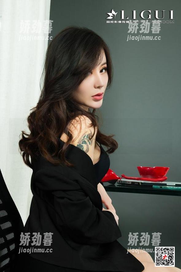 丽柜 - 走吧，王欣竹的户外高清合集，云朵、她，和不经意的邂逅
