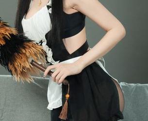 丽柜 – 透过露露的眼镜，写真作品里的她似乎想说些什么
