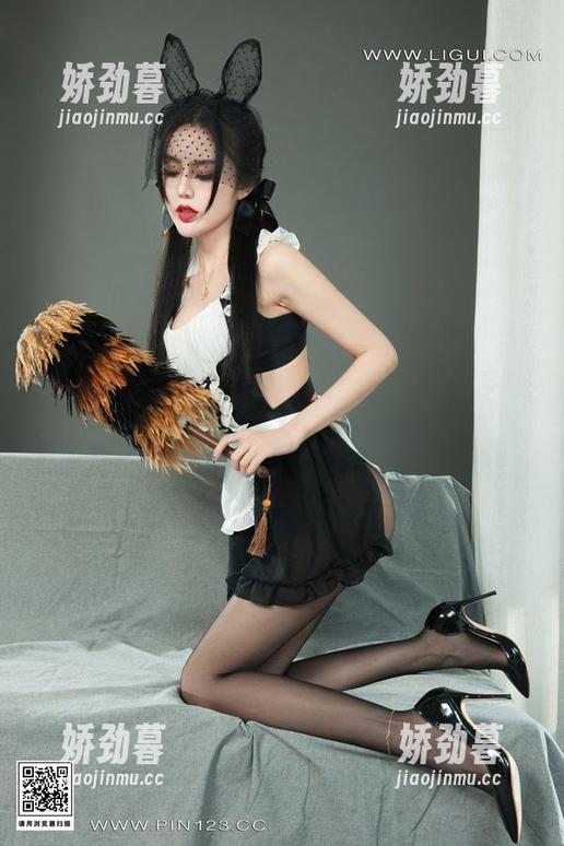 丽柜 - 透过露露的眼镜，写真作品里的她似乎想说些什么
