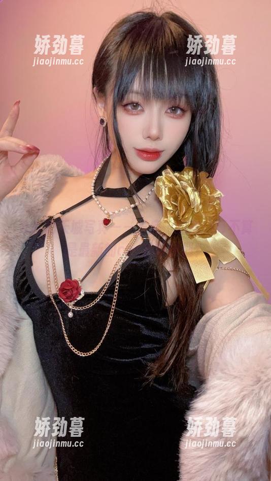 九言的天城写真——玉座上的鸾，算不算是最新的cos养成计划？