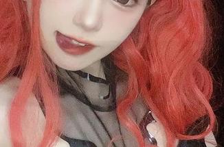 倦倦喵的修女COS，穿衣更像打扮？下载前先来瞧瞧。