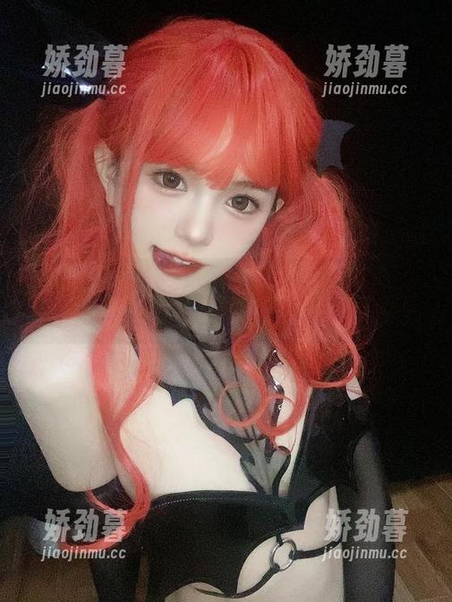 倦倦喵的修女COS，穿衣更像打扮？下载前先来瞧瞧。