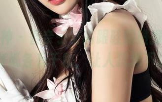 克拉女神 – 香奈子与高跟鞋的碰撞，原图和壁纸各有千秋，让人犹豫不决。