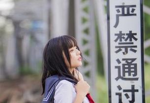 最新的兔玩映画图册上线，红与黑，这场色彩的对决，谁更胜一筹？