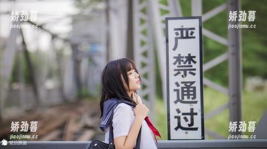 最新的兔玩映画图册上线，红与黑，这场色彩的对决，谁更胜一筹？