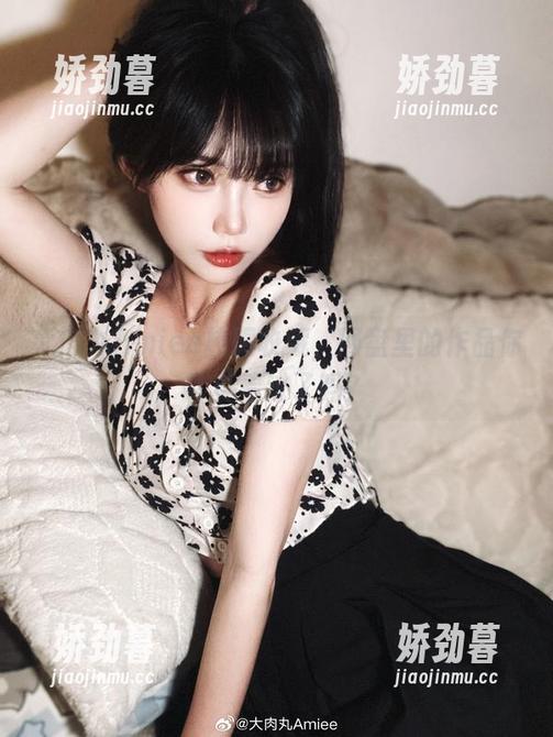 大肉丸Amiee校服收藏，网盘里的作品你认真看过了吗？