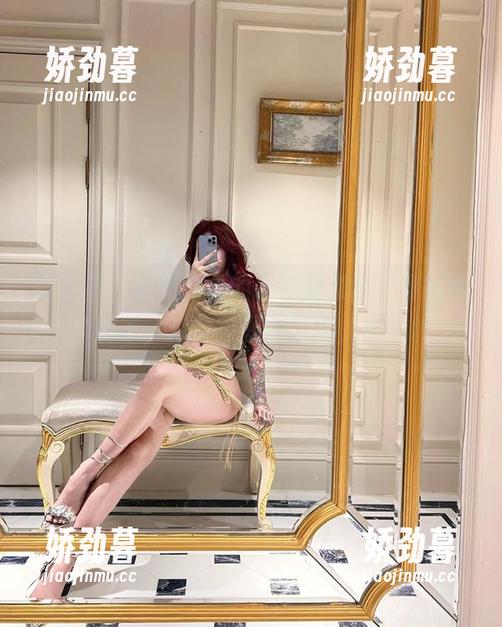 微密圈 - 奈斯希希的水手服套图，穿得太清纯了，像个校园的班花，哈哈。