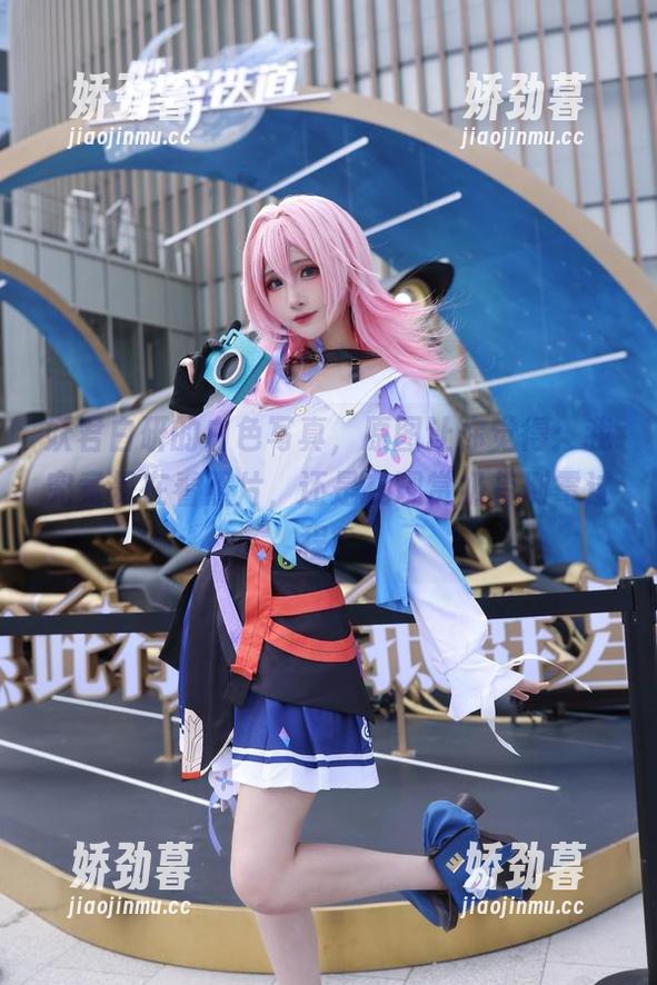 妖君白研的白色写真，原图让你觉得：我究竟是在看照片，还是在观赏奶昔倒霉过程？