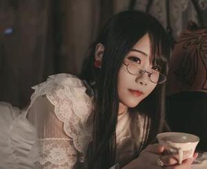 紫色迷情合集：嫣嫣子的这波子，让我想起了那年的校园舞会。