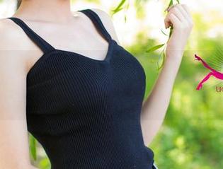 尤果网 – 小欧和她的体操服图包:准备好为完美身姿加油了吗?