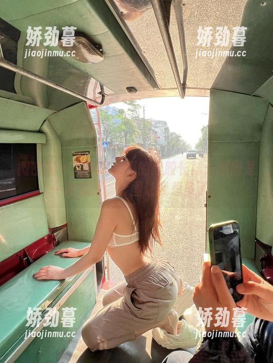微密圈 - 就是阿朱啊的黑胶长袜：原图是一种态度，套图让我想多了。