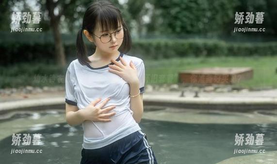 幼水铃衣最新写真集：童年的“怀旧套餐”，你准备好买吗？
