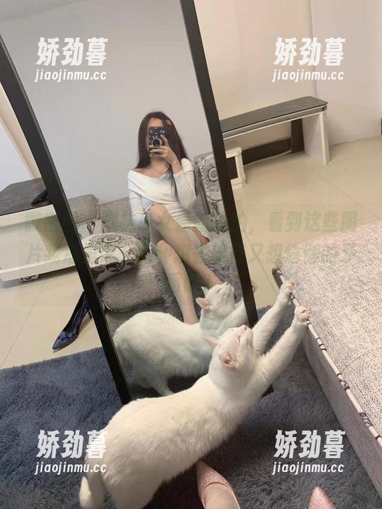 微密圈 - 提袜少女最新旅拍，看到这些图片我心里怎么有种想去旅行又想偷懒的矛盾感？