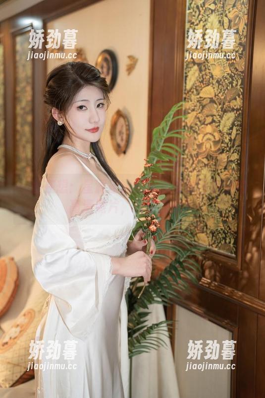 一直在想：星澜是澜澜叫澜妹呀和魅魔的高清照片，谁更吸引？
