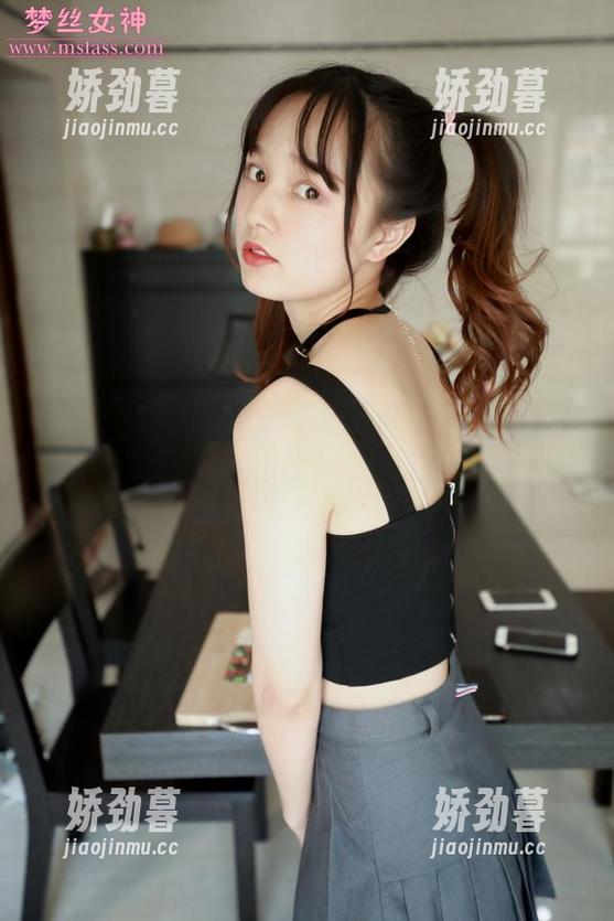 梦丝女神 - 下载提醒：魏婷婷的旗袍照，轻轻一看，心中却涌出千千万万的想法！