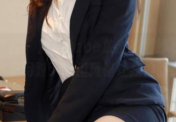 模范学院 – 加朵babe放出的婚纱写真，资源用对了，但风格让我傻眼。