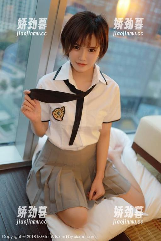 模范学院 - 唐琪儿il的天台美图更新，这种姿势我能看一百遍！