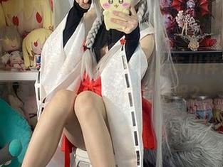 当图库中的白栎Shirly穿上丰川祥子校服，真相是什么谁知道呢？