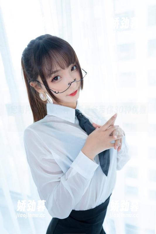定制网袜日常：神楽坂真冬带你30种优雅魔法，你准备好了吗？