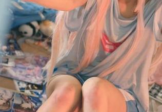 无法抵挡的神沢永莉泳装派对，COS写真组合有点火花
