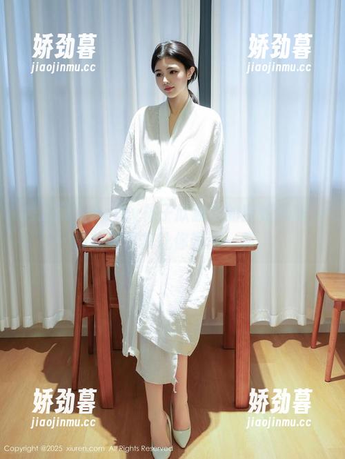 秀人网 - Betty林子欣独特的空姐风格，最新写真集让你眼前一亮。
