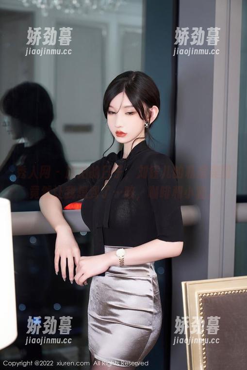 秀人网 - 旅拍的日子，刘钰儿的私房美图竟然让我想到了…咳，咖啡和小猫。